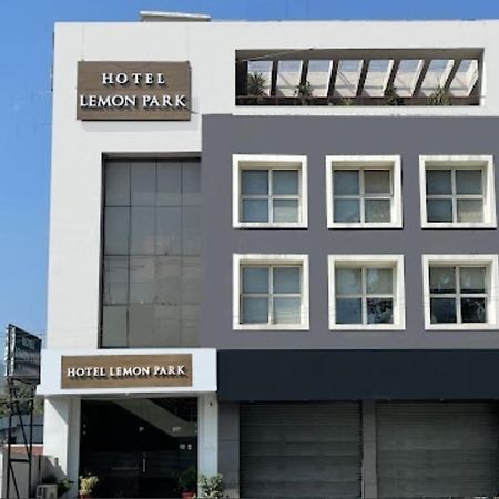 Hotel Lemon Park Haldwāni 외부 사진