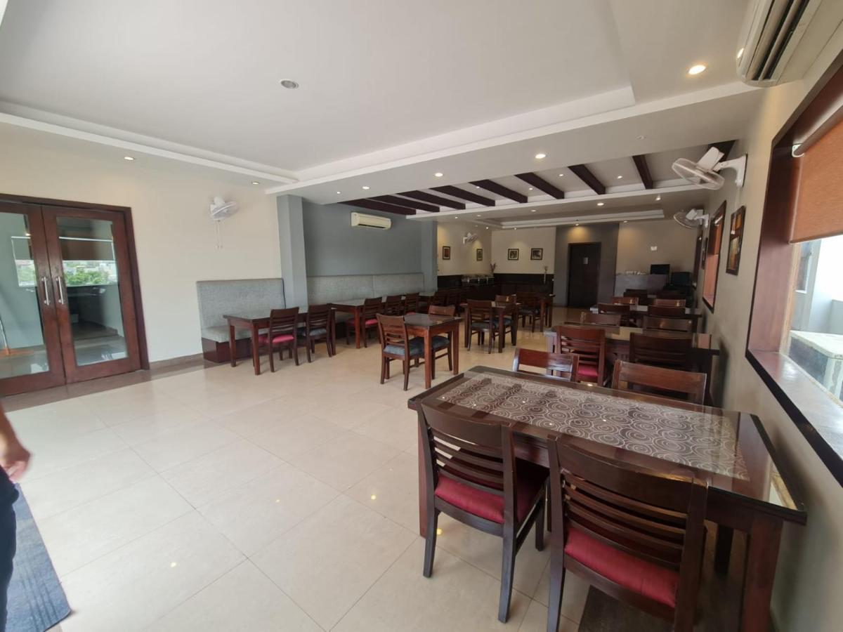 Hotel Lemon Park Haldwāni 외부 사진