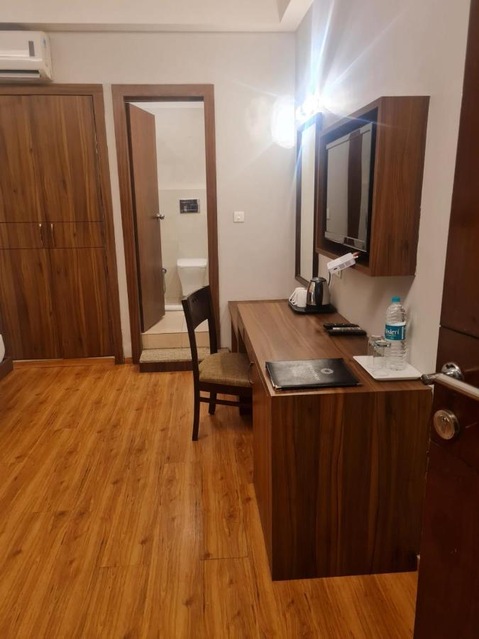 Hotel Lemon Park Haldwāni 외부 사진
